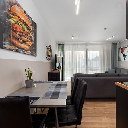 Apartamento Design Luxus, Vollausstattung, Neubau, 30Min Hbf Leipzig 8, Naehe Flughfaen, Bmw, Dhl, Amazon Schkeuditz Exterior foto